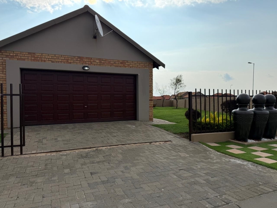 3 Bedroom Property for Sale in Waterkloof East North West